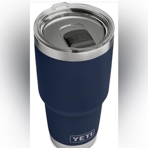 🐞🦋3/$15 Yeti rambler 30oz stainless steel tumbler navy